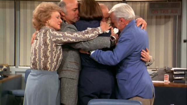 the cast of the mary tyler moore show hugging in the final episode