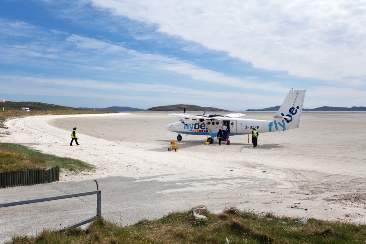 barra airport in Scotland where planes land on the beach