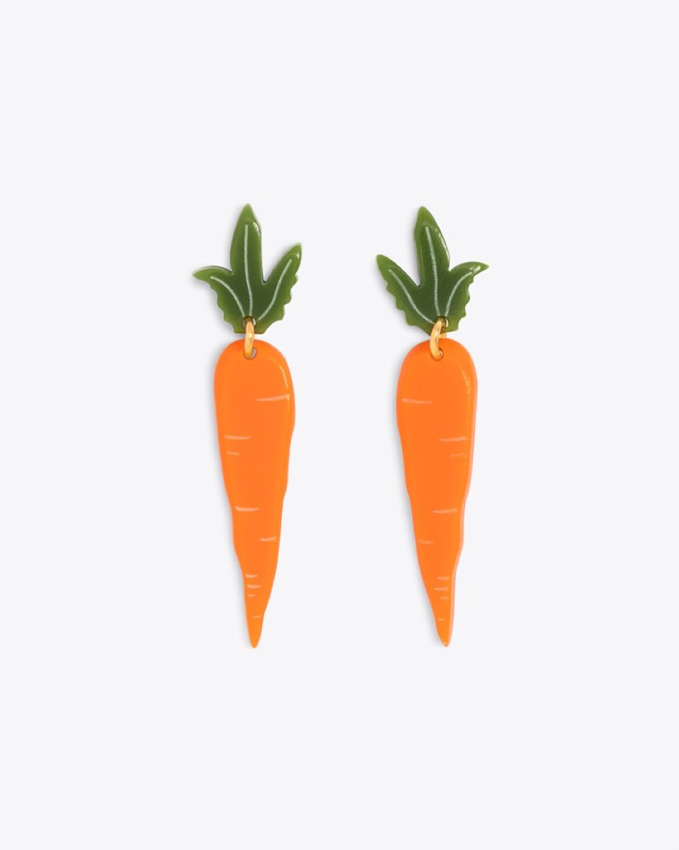 earrings that look like orange carrots with green tops