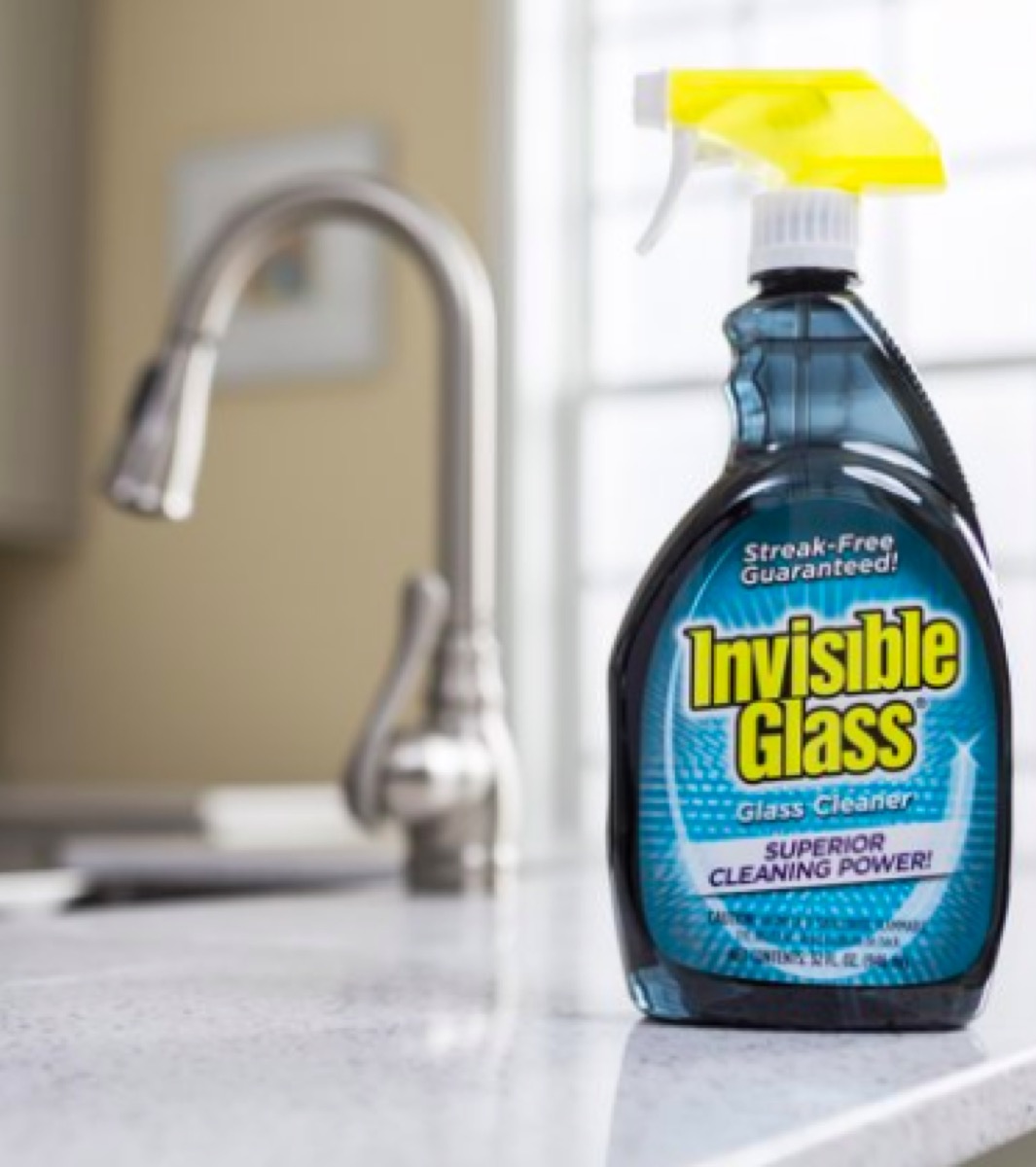Invisible glass spray cleaner