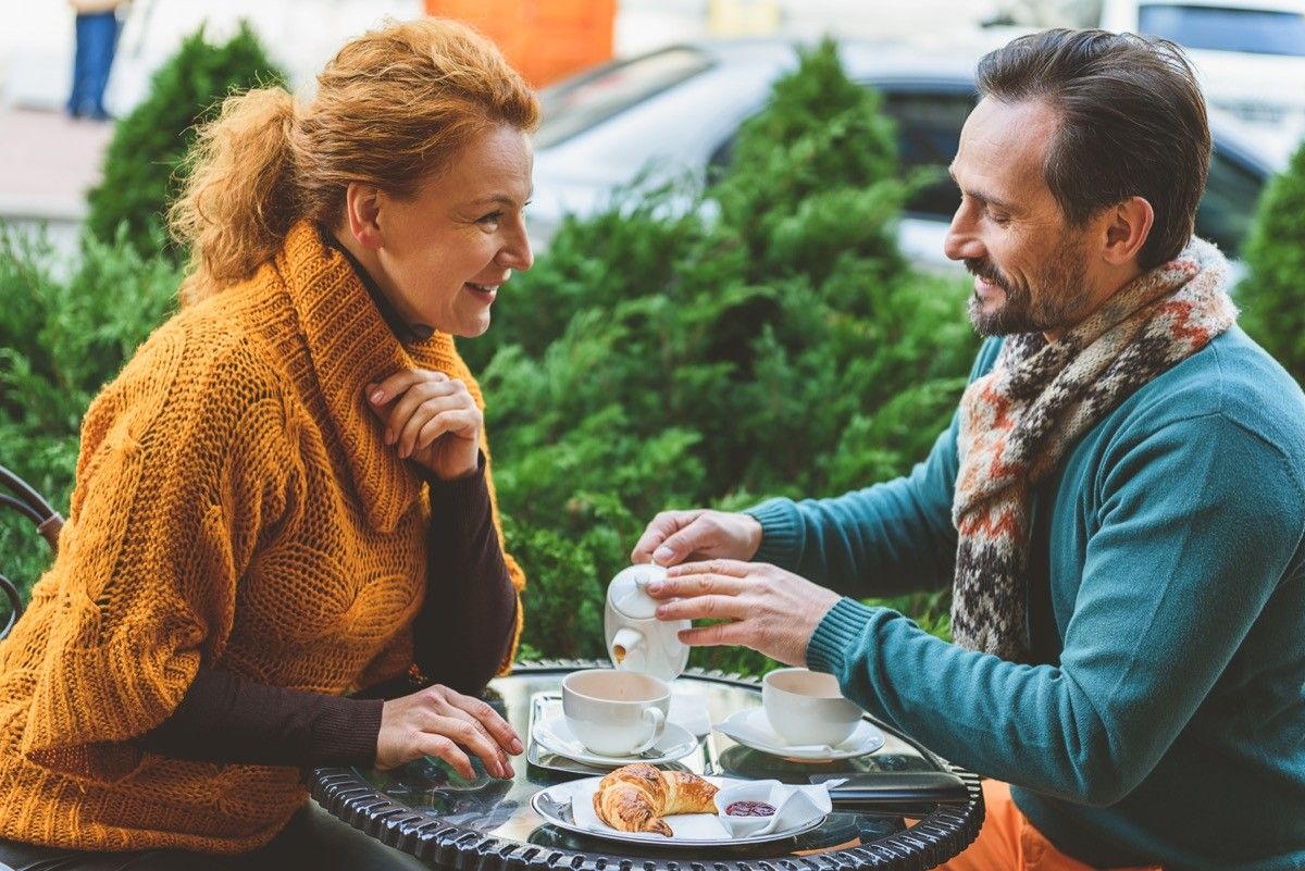 17 Reasons Dating in Your 40s Is So Challenging, According to Experts