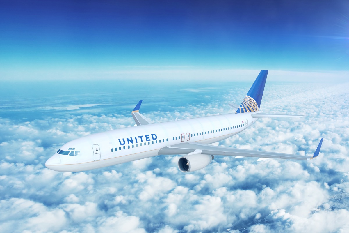 united airline plane flying