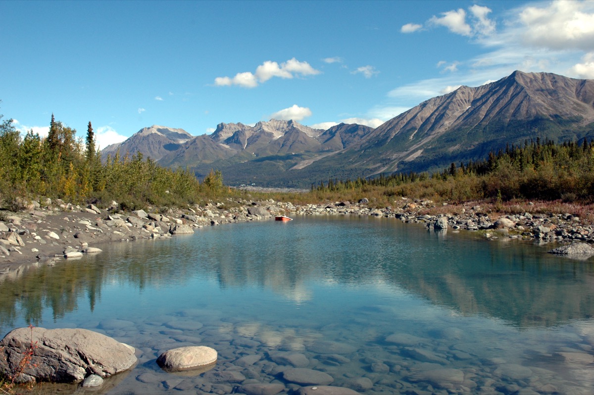 Сцена в национальном парке Врангель-Сент-Элиас, Маккарти, Аляска.