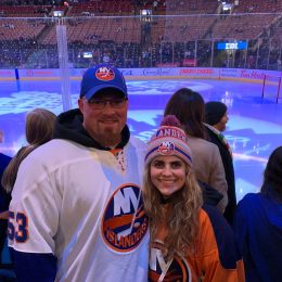 Amanda Bono with her boyfriend at an New York Islanders game