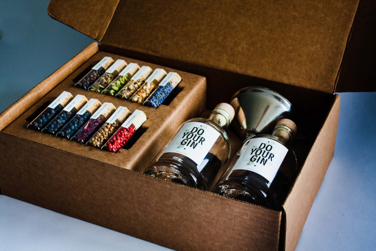 DIY gin kit with botanical mixes
