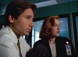 David Duchovny and Gillian Anderson in The X-Files