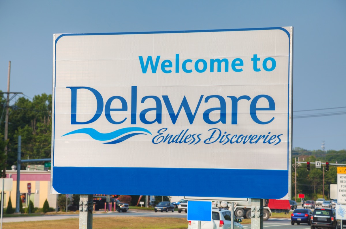 Welcome to Delaware road sign at the state border