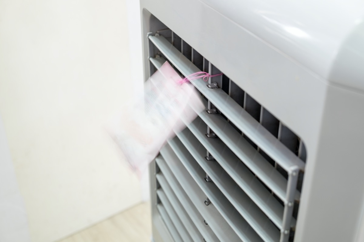evaporative cooler blowing cold air