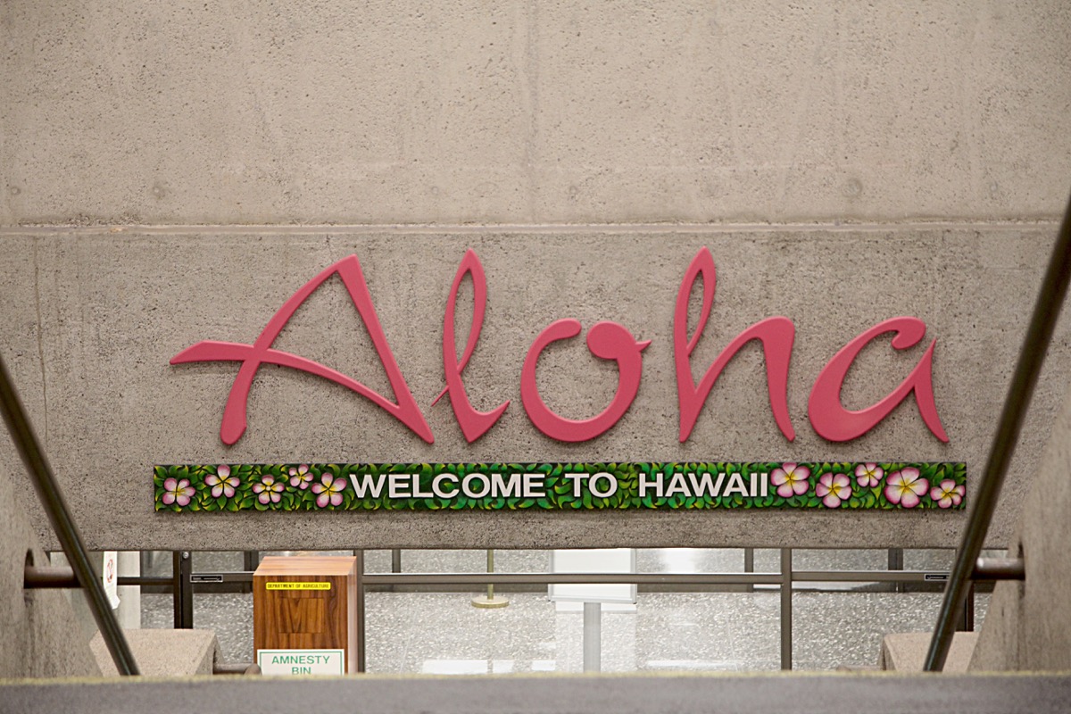 Hawaii sign welcoming visitors
