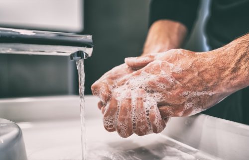 Spălați mâinile cu săpun