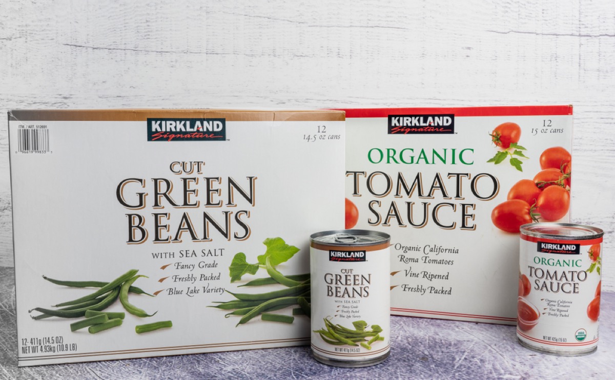 can of kirkland green beans and tomato sauce
