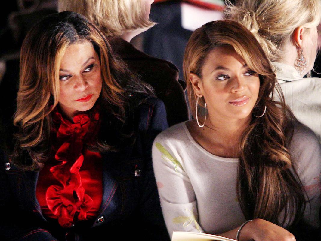 BEYONCE and TINA KNOWLES 02-07-2005 OLYMPUS FASHION WEEK OSCAR DE LA RENTA FALL 2005 COLLECTION BRYANT PARK, NEW YORK CITY. 