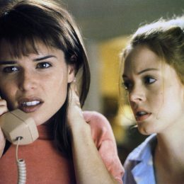neve campbell and rose mcgowan in scream