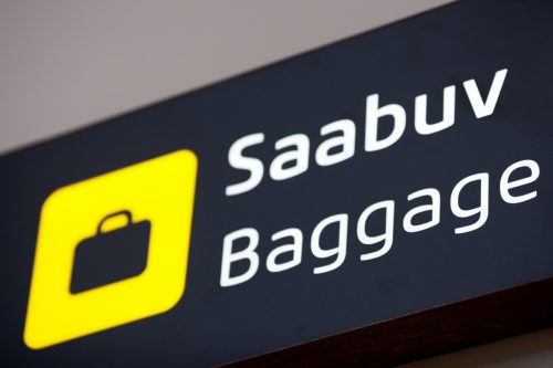 Baggage airport sign in English and Estonian