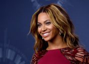 Beyonce poses backstage at the 2014 MTV Video Music Awards at the Forum