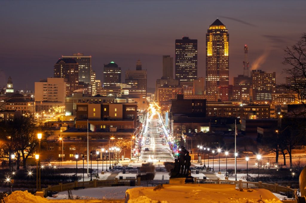 cityscape photo of Des Moines, Iowa at sunset