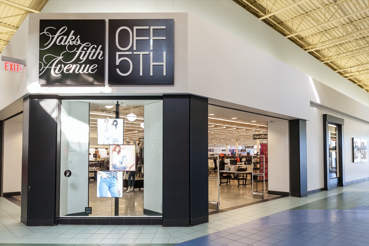 saks off fifth mall entrance