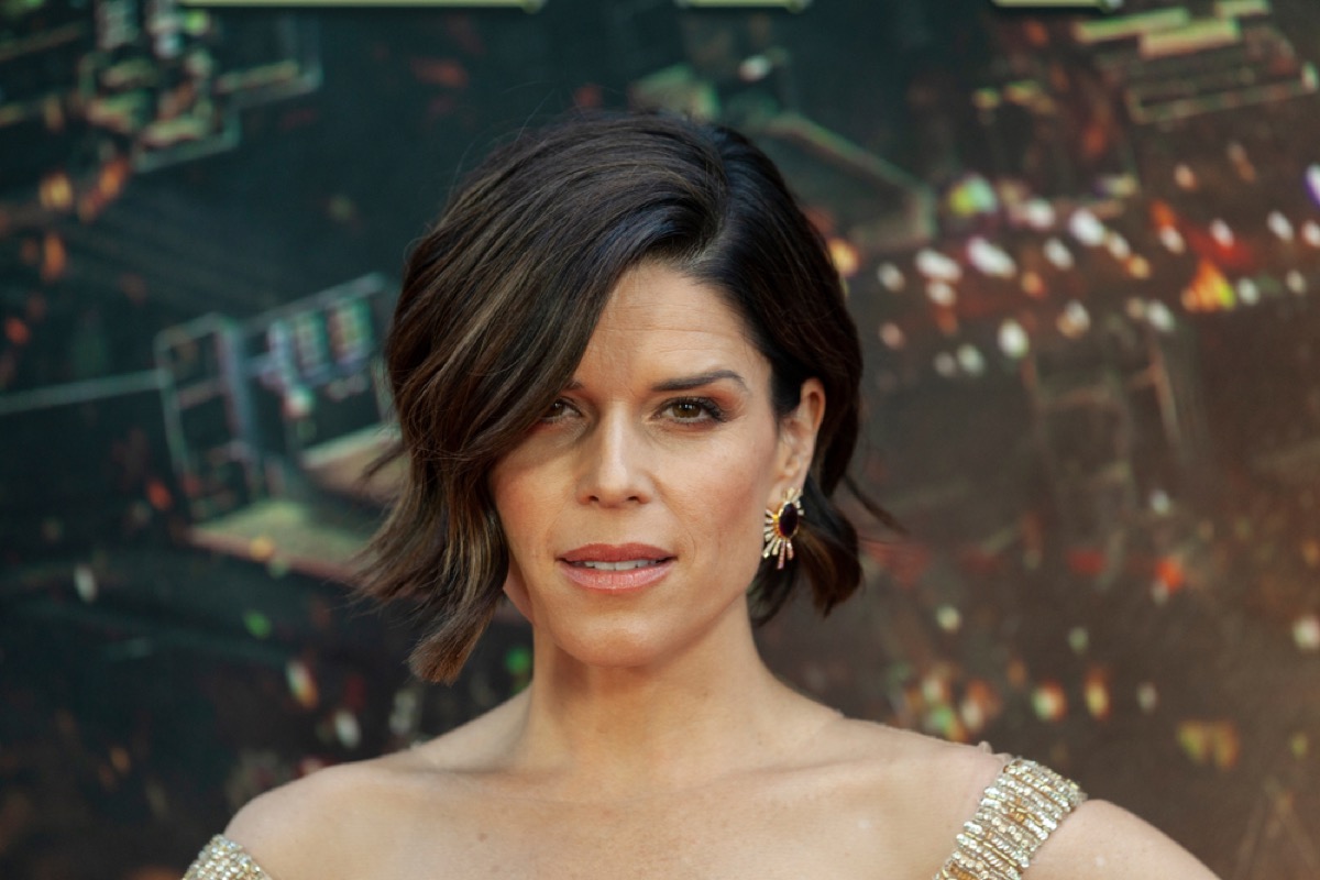 neve campbell on the red carpet