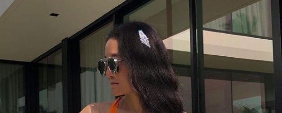crop of vera wang vial photo focusing on her hair