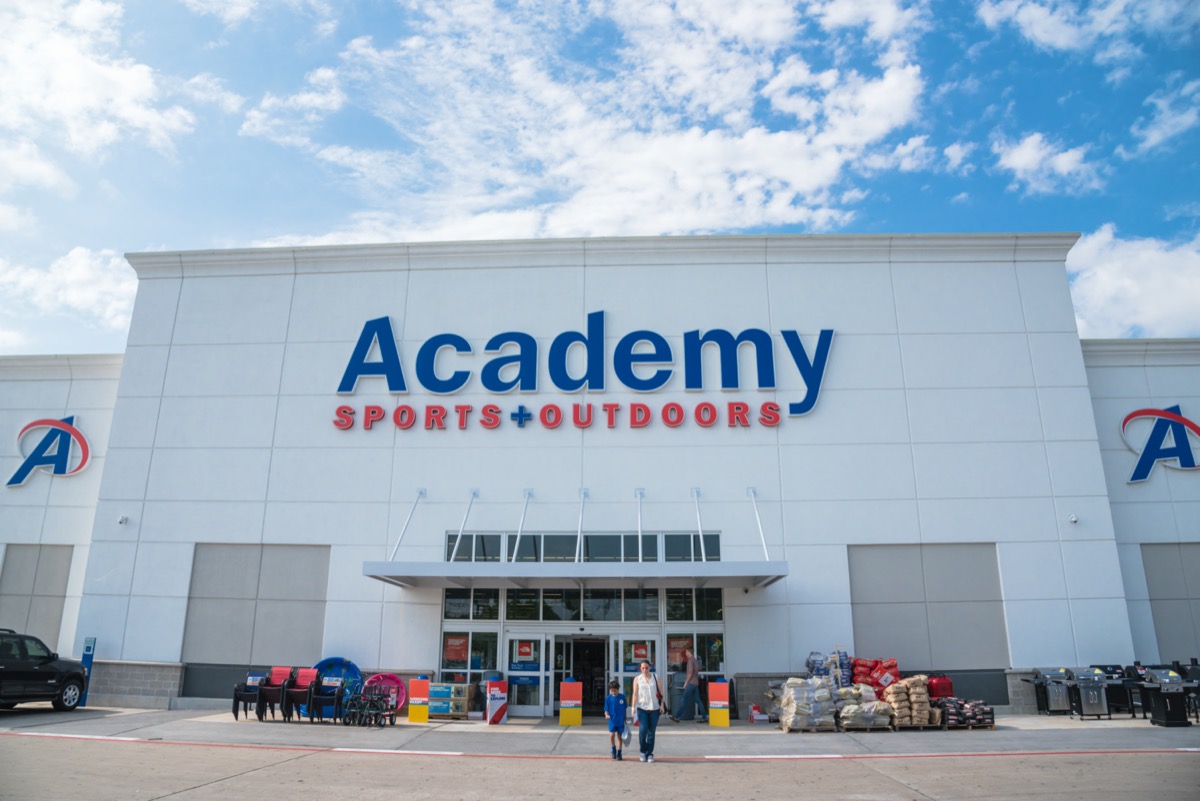 academy sports and outdoors exterior