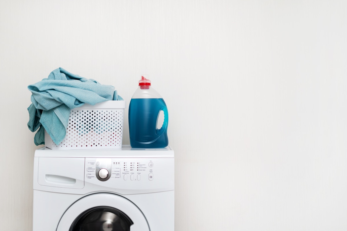 Washing machine and detergent