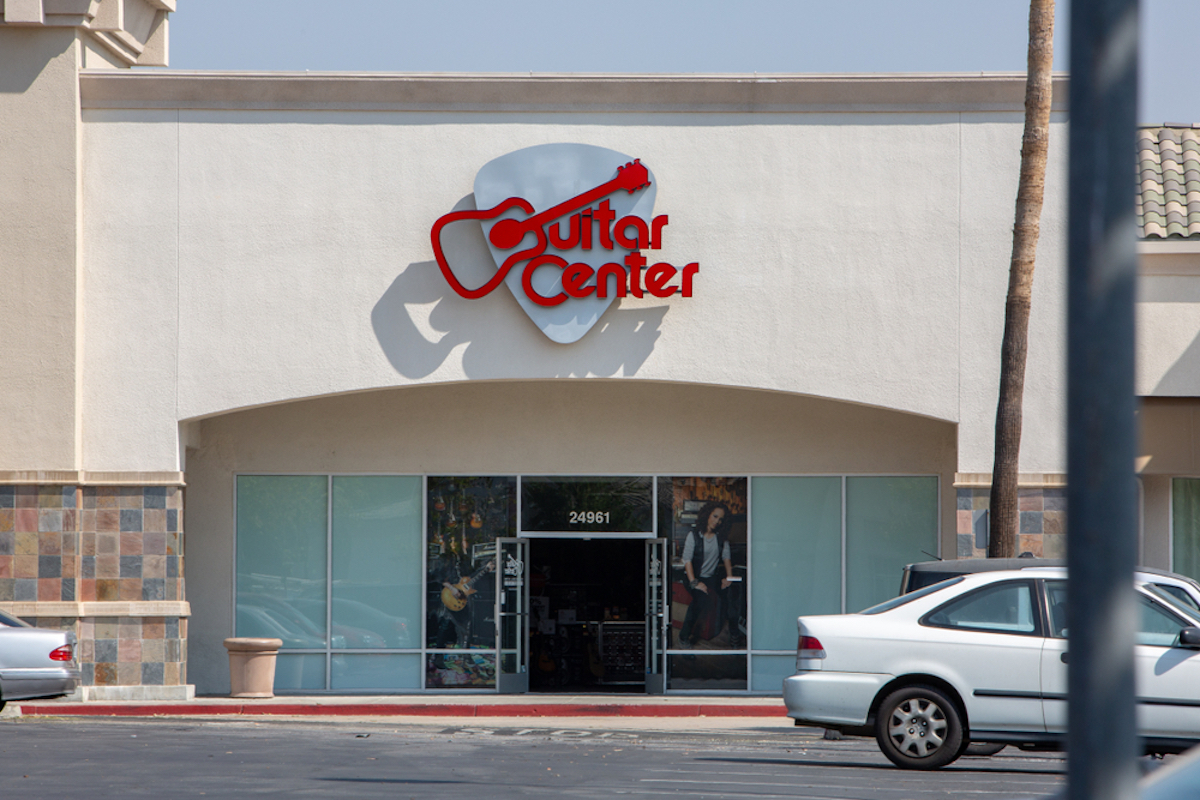 Guitar Center storefront in Santa Clarita, CA
