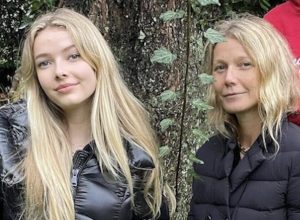 Gwyneth Paltrow with daughter Apple Martin on Thanksgiving 2020