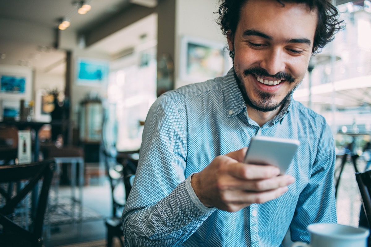 This Is Exactly How Long You Should Wait to Text After a First Date