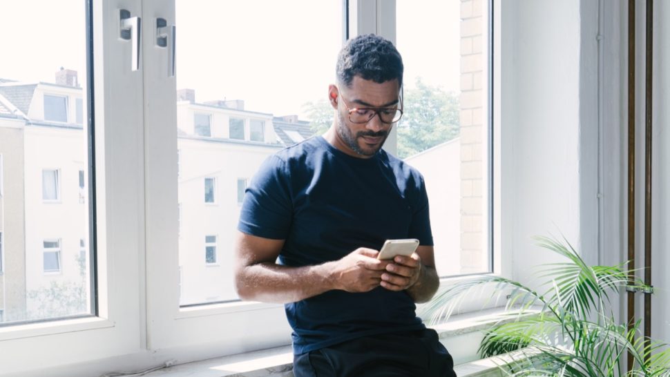 This Is Exactly How Long You Should Wait To Text After A First Date