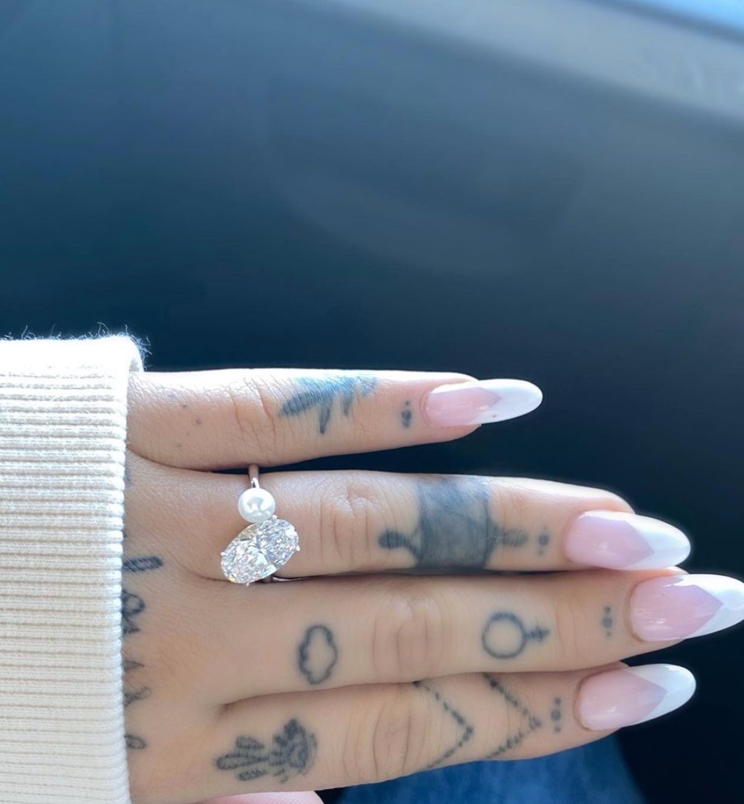 Ariana Grande engagement ring