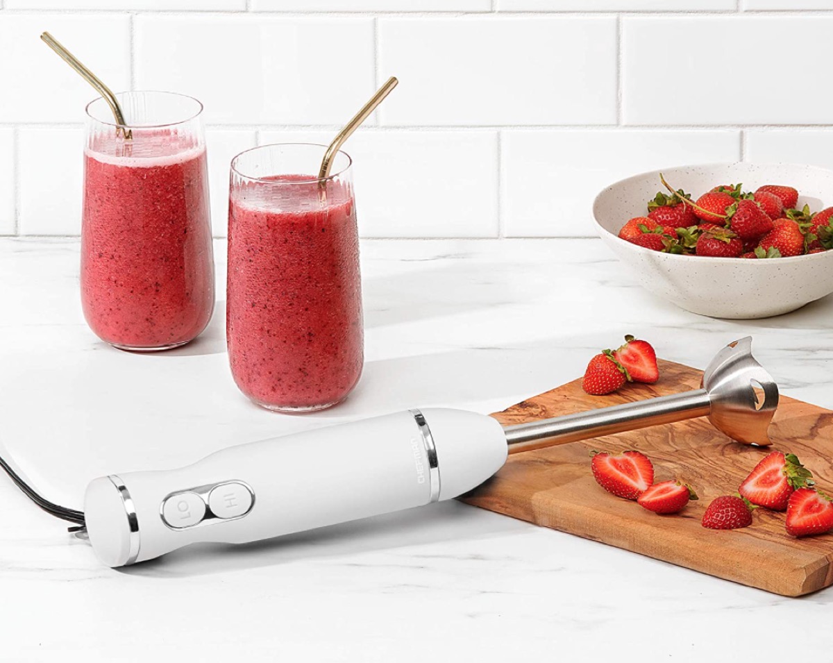 Chefman white immersion blender with smoothies