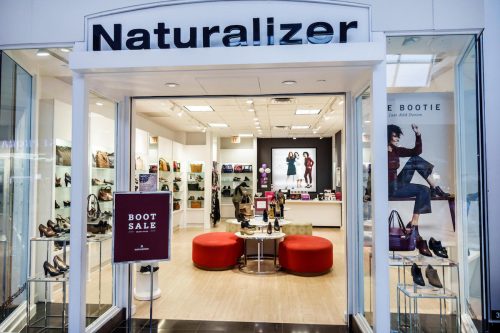 Naturalizer sore in Florida, South, Miami, International Mall