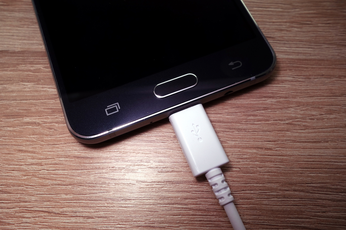 Smartphone charging with usb cable