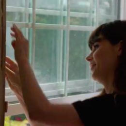 Zooey Deschanel on "Celebrity IOU"