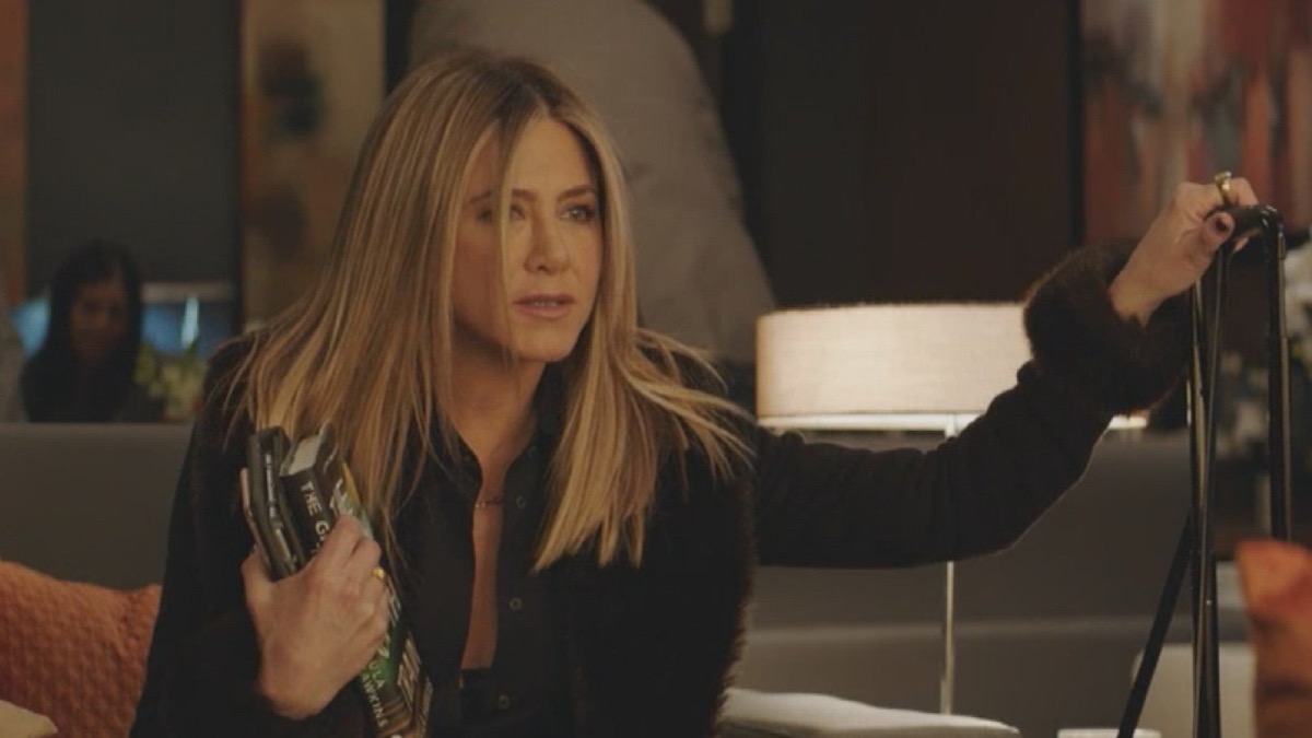 jennifer aniston in office christmas party