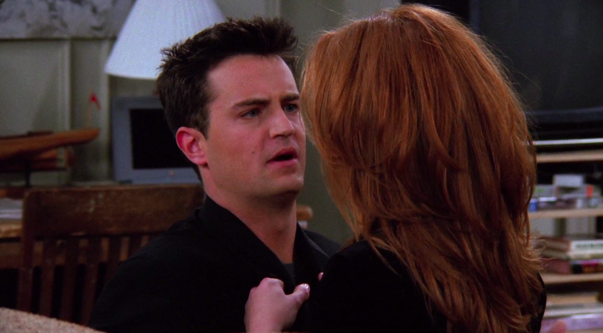 Matthew Perry and Julia Roberts on Friends