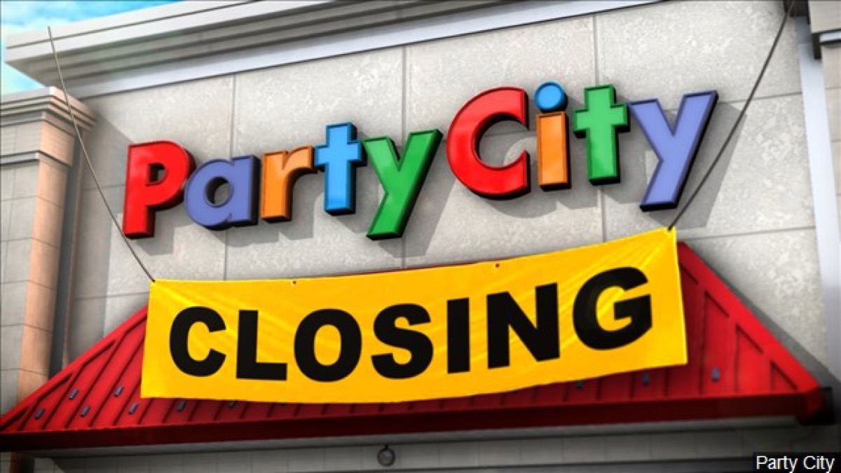 Party City storefront with "Closing" sign