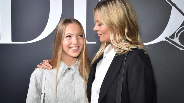 kate moss and lila moss on red carpet for dior