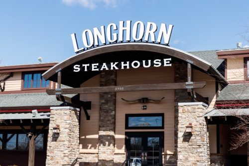 the exterior of a Longhorn, Steakhouse restaurant in Indianapolis, Indiana