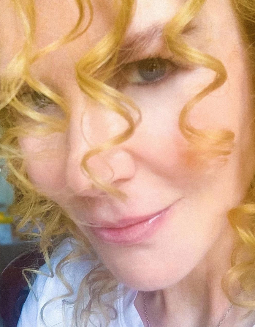 Selfie on Nicole Kidman on Instagram