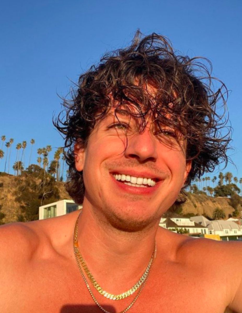 Charlie Puth Fires Back at Body Shamers Over Shirtless Paparazzi Photos - 47