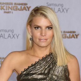 Jessica Simpson at the "Hunger Games: Mockingjay — Part 1" premiere in 2014