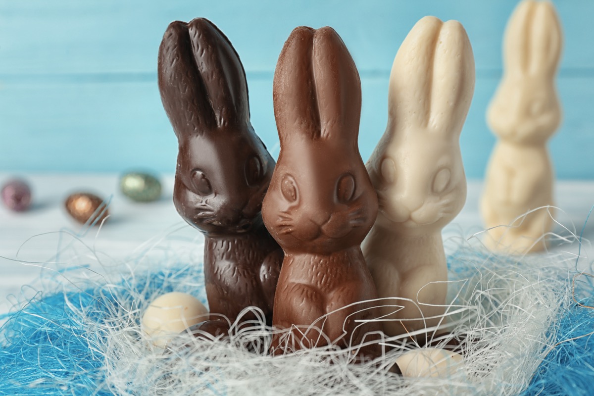 easter bunnies, dark chocolate, white chocolate