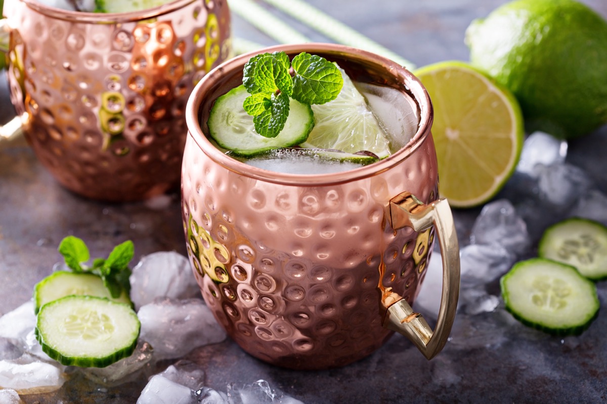 moscow mule cocktail with lime