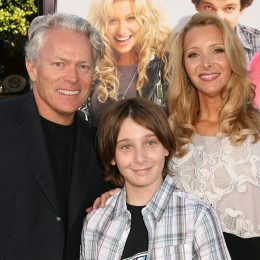 Michel Stern, Julian Stern, and Lisa Kudrow in 2009