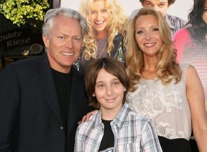 Michel Stern, Julian Stern, and Lisa Kudrow in 2009
