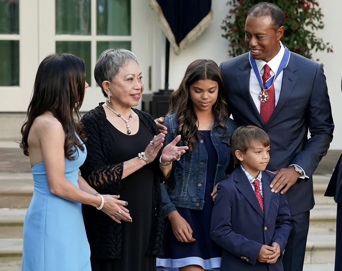 Tiger Woods and family receiving Medal of Freedom at white house
