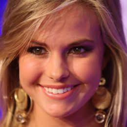 caitlin upton or caite upton smiling