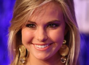 caitlin upton or caite upton smiling