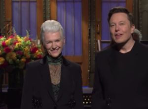 elon musk and his mom smiling on snl